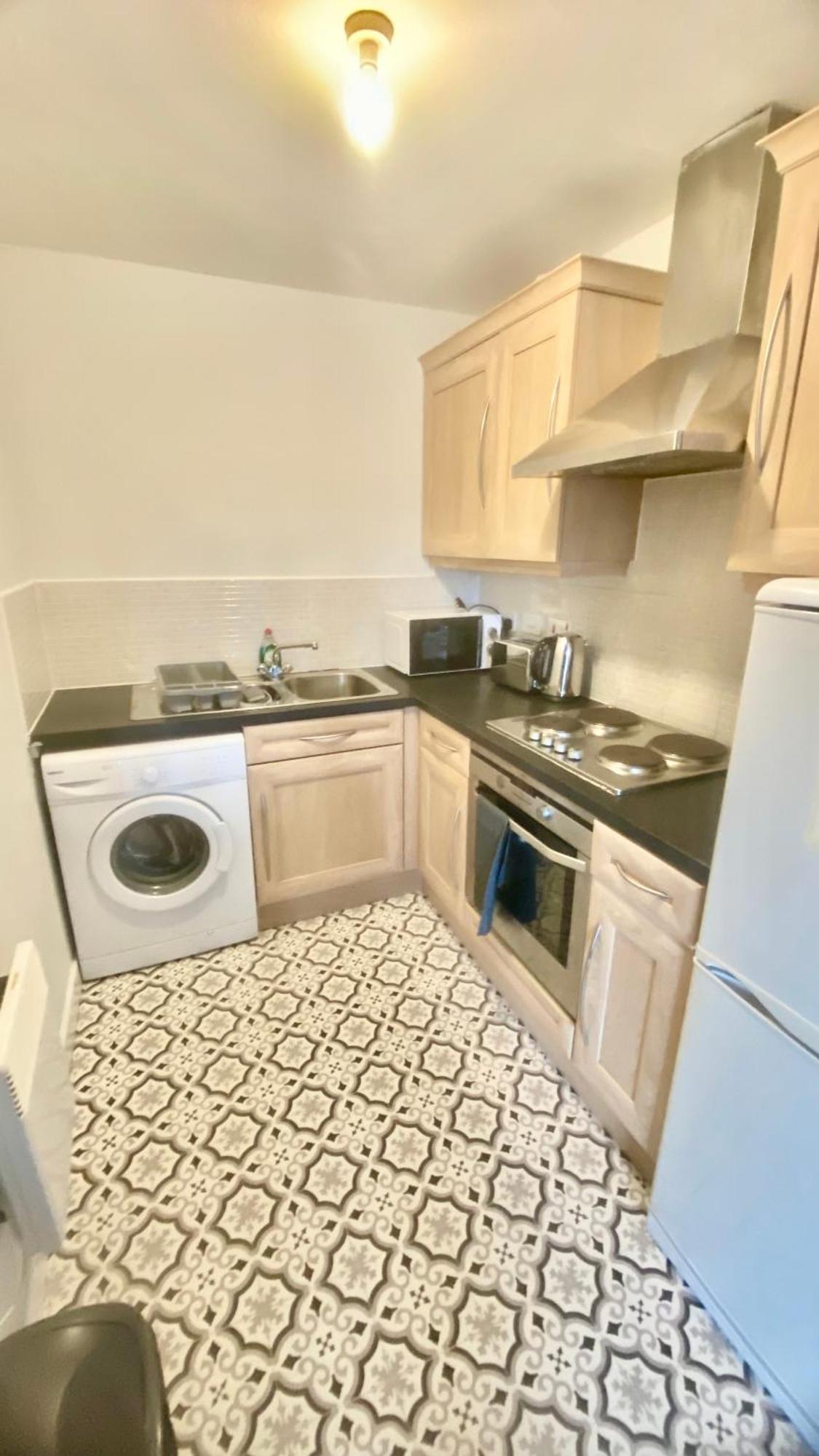 Spacious 1 Bedroom Apartment In Wigan Shevington Exteriör bild