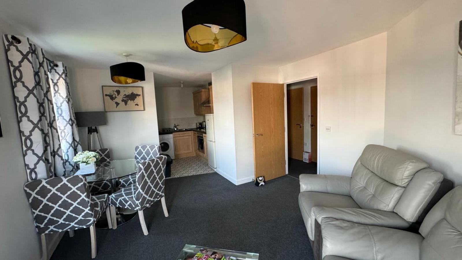 Spacious 1 Bedroom Apartment In Wigan Shevington Exteriör bild
